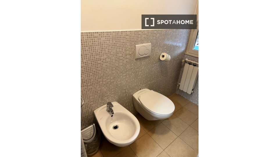 Immagine 18 di Ufficio in affitto  in Via Prenestina a Roma