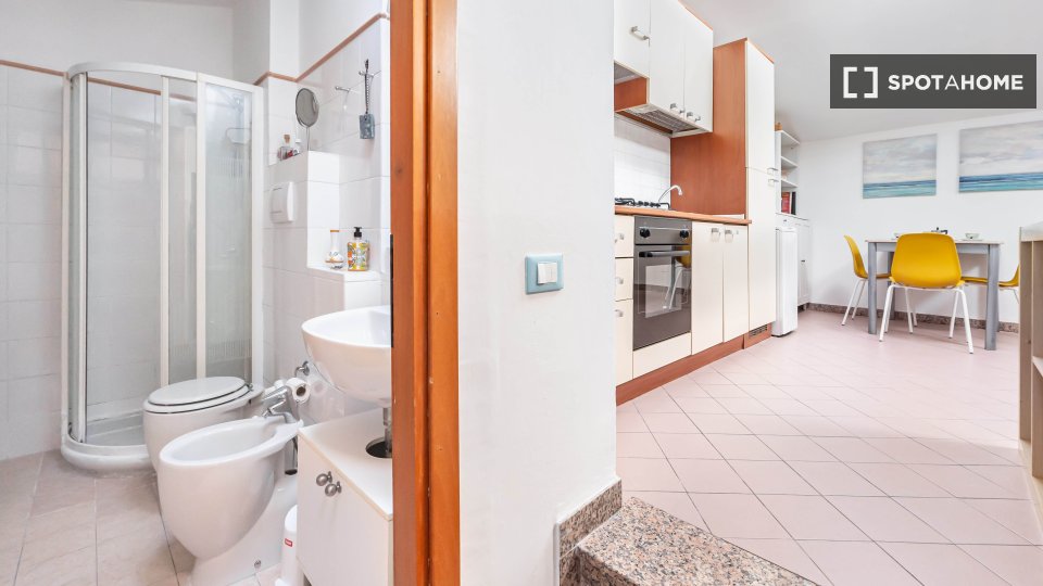 Immagine 13 di Ufficio in affitto  in Vicolo Stradellaccio a Bologna