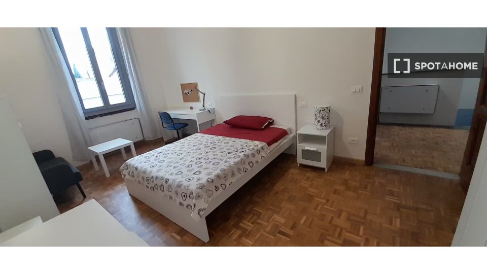Immagine 2 di Camera condivisa in affitto  in Via Giambattista Lulli a Firenze