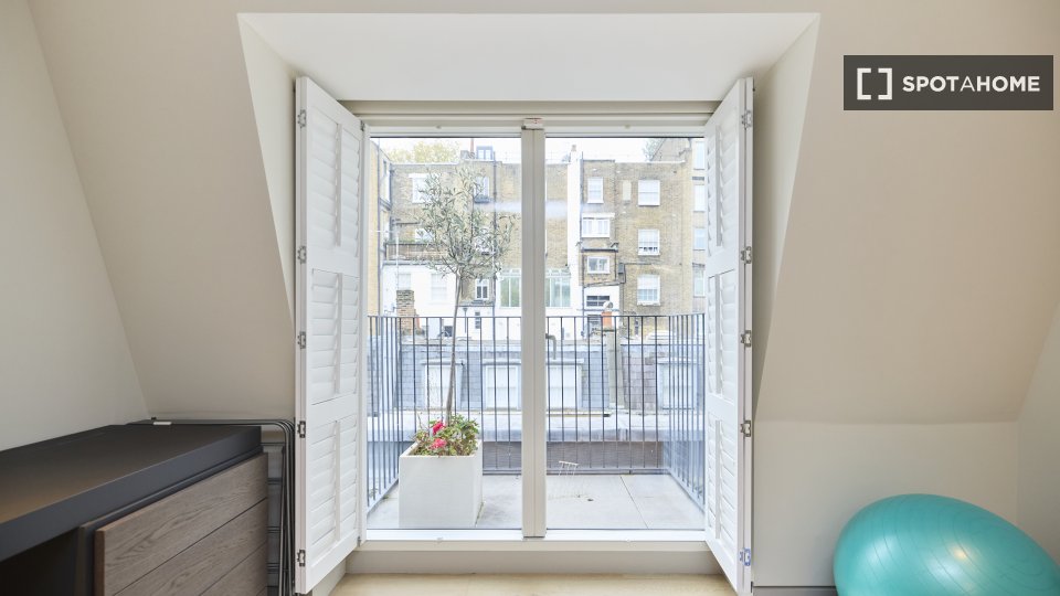 Immagine 3 di Appartamento in affitto  in William Mews a 