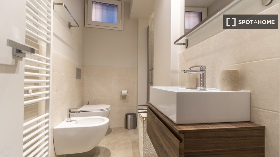 Immagine 12 di Appartamento in affitto  in Via San Vitale a Bologna