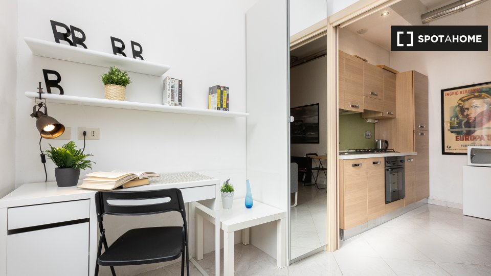 Immagine 19 di Appartamento in affitto  in Via Raimondo Montecuccoli a Roma