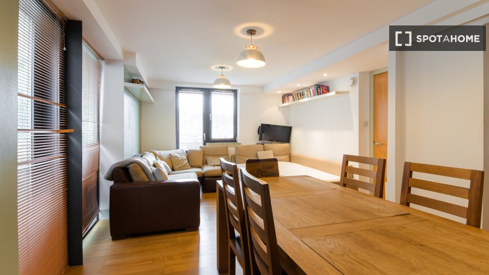 Immagine 13 di Appartamento in affitto  in /8 Old Fishmarket Cl a Old Town