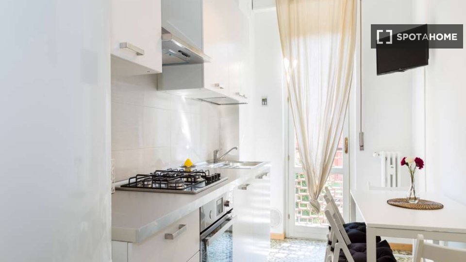 Immagine 12 di Camera condivisa in affitto  in Via Dei Mandorli Milan a Buccinasco