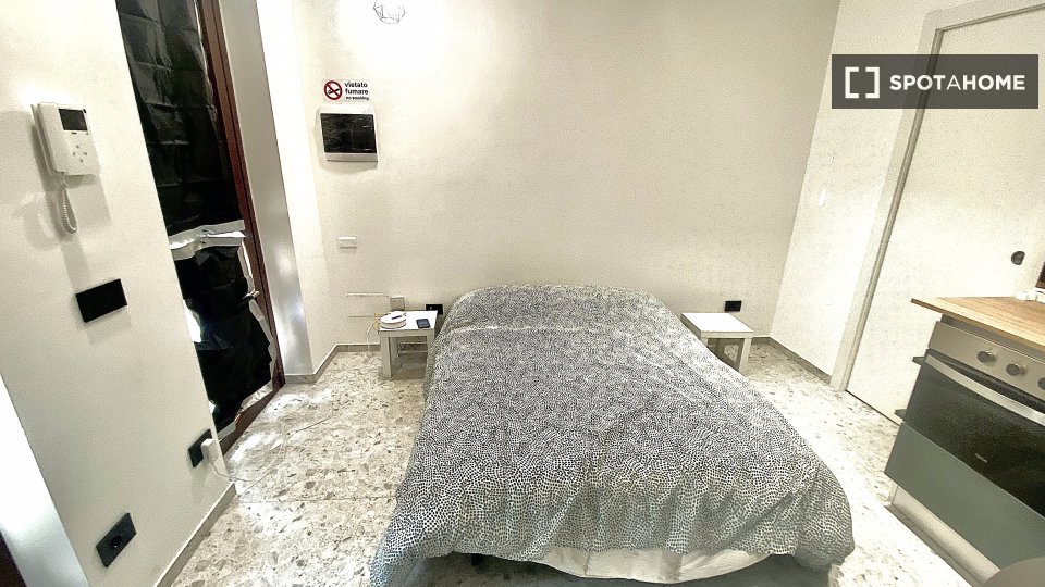 Immagine 4 di Ufficio in affitto  in Via Benefattori dell'Ospedale a Milano