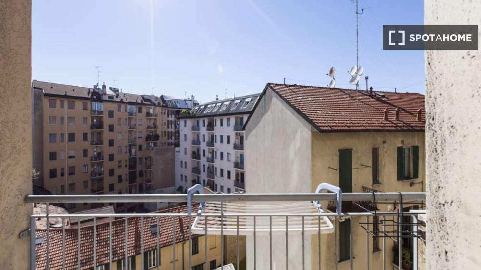 Immagine 18 di Camera condivisa in affitto  in Viale Emilio Caldara a Milano