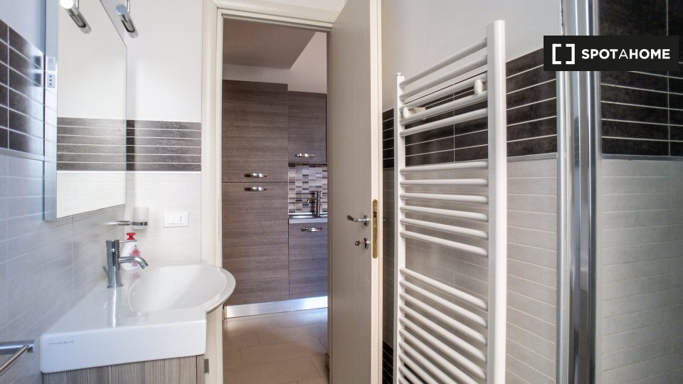 Immagine 12 di Appartamento in affitto  in Via Volvinio a Milano