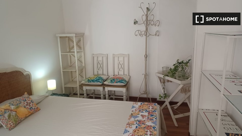 Immagine 3 di Camera condivisa in affitto  in Largo Francesco Anzani a Roma