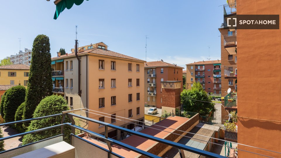 Immagine 11 di Appartamento in affitto  in Via Genova a Bologna