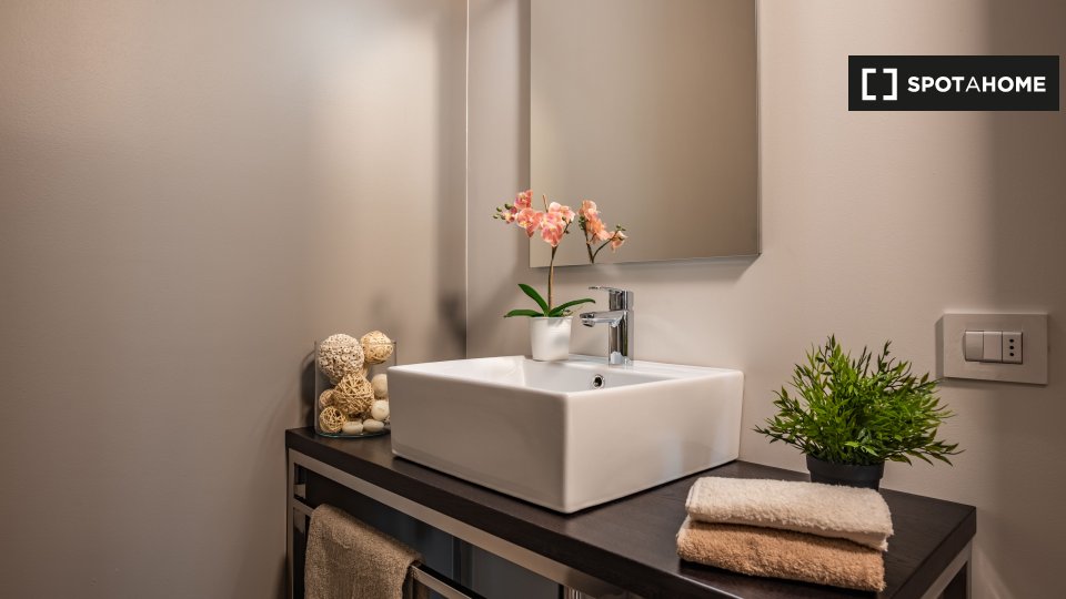 Immagine 4 di Camera condivisa in affitto  in Via Paganini a Rovereto