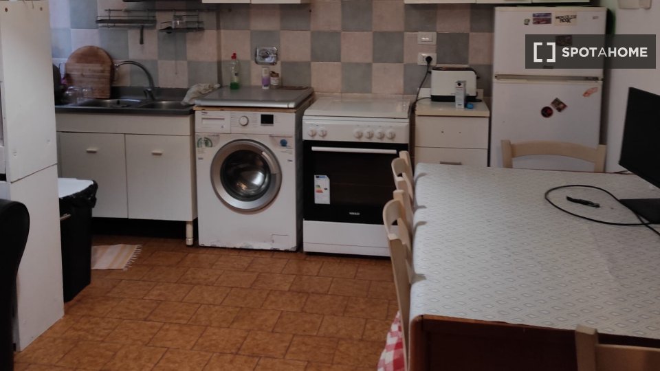 Immagine 15 di Camera condivisa in affitto  in Via del Beato Egidio a Perugia