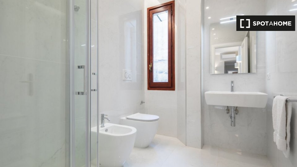 Immagine 12 di Appartamento in affitto  in Via de' Guicciardini a Firenze