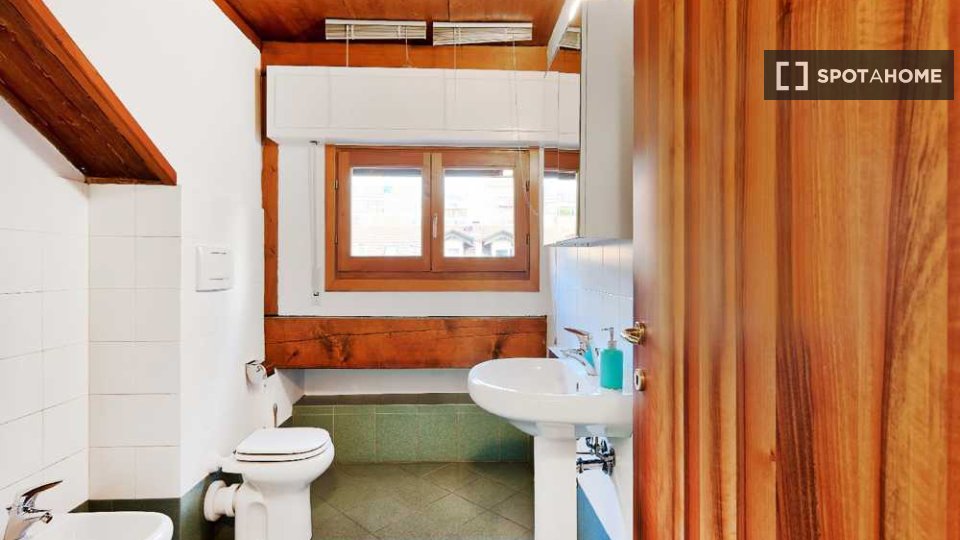 Immagine 3 di Camera condivisa in affitto  in Via Jacopo della Quercia Milan a Milano