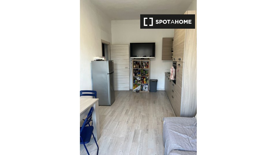 Immagine 4 di Camera condivisa in affitto  in Piazza Tancredi Galimberti a Torino