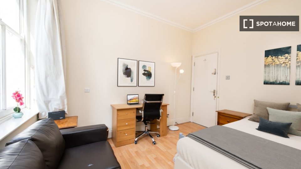 Immagine 18 di Camera condivisa in affitto  in Garrick Street a 