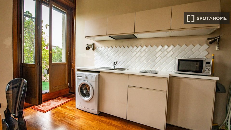 Immagine 6 di Appartamento in affitto  in Via dei Piatti a Milano