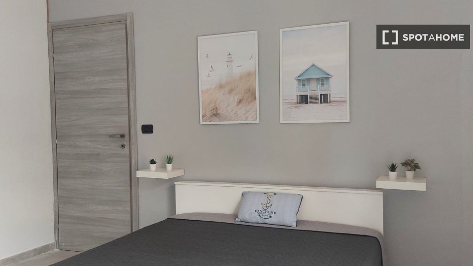 Immagine 7 di Appartamento in affitto  in Via Trinitapoli a Roma