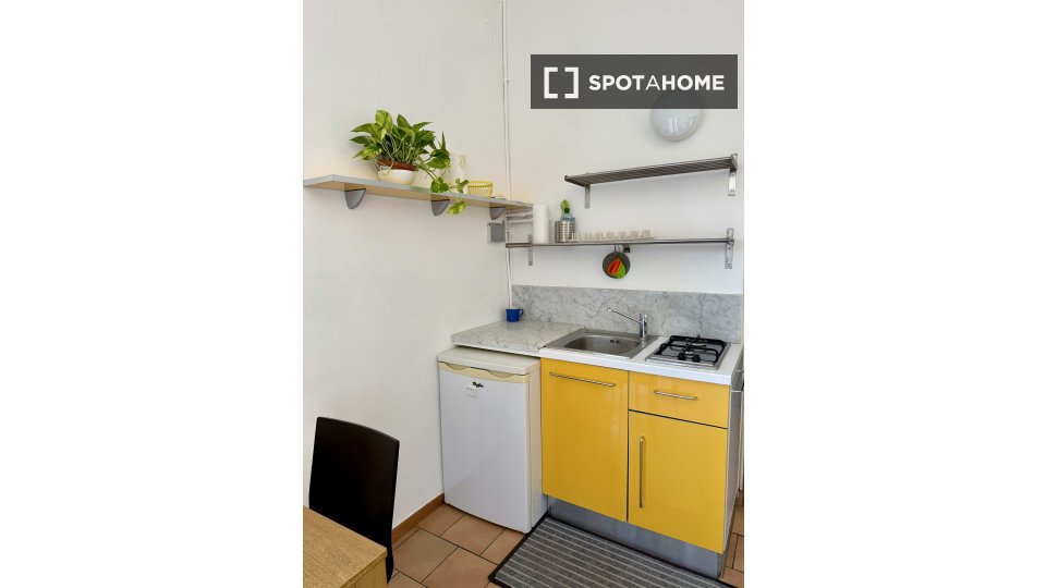 Immagine 6 di Ufficio in affitto  in Via Sebino a Milano