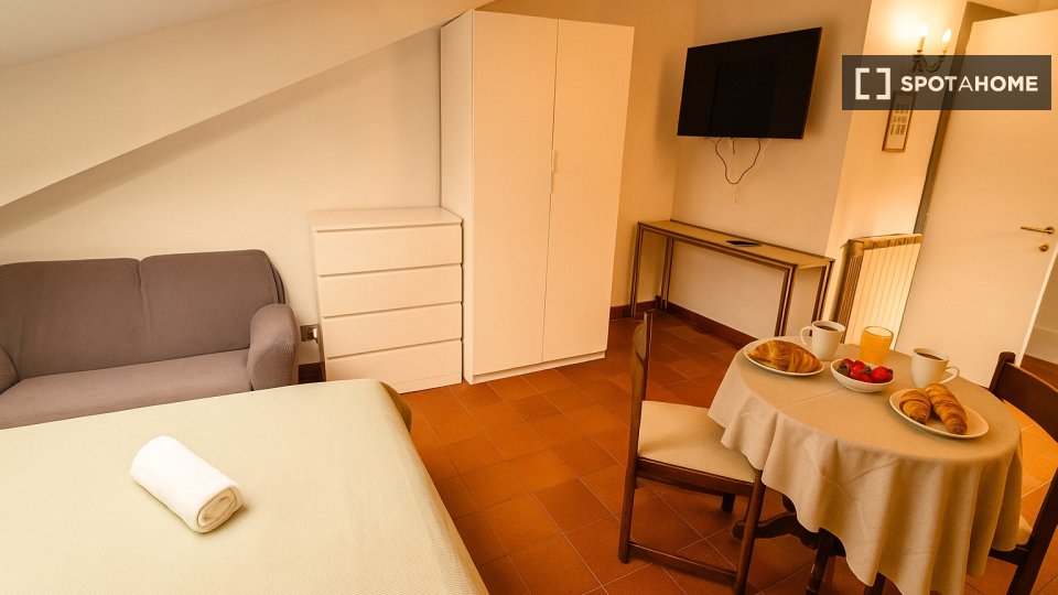 Immagine 7 di Ufficio in affitto  in Via Montaione a Roma