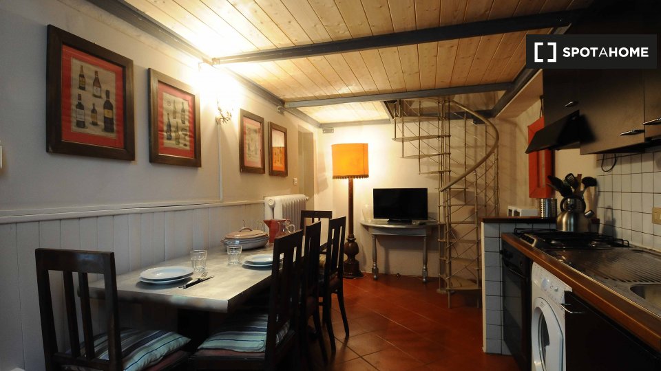 Immagine 1 di Appartamento in affitto  in Lungarno Amerigo Vespucci a Firenze