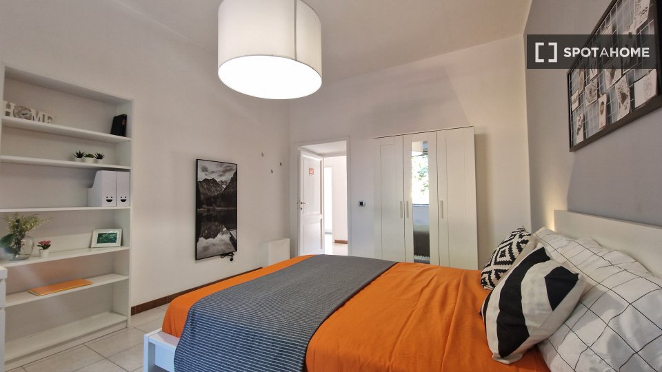 Immagine 5 di Camera condivisa in affitto  in Via Ostiense a Roma