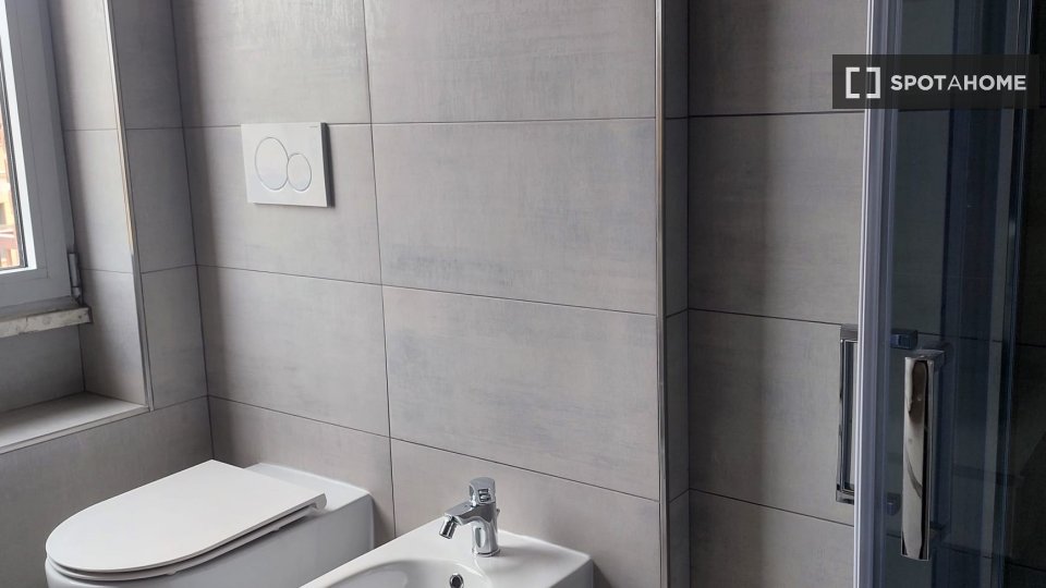 Immagine 2 di Appartamento in affitto  in Via Trinitapoli a Roma