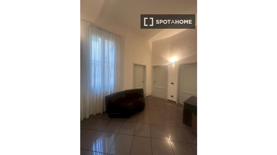 Immagine 2 di Camera condivisa in affitto  in Via Giordano Bruno a Firenze