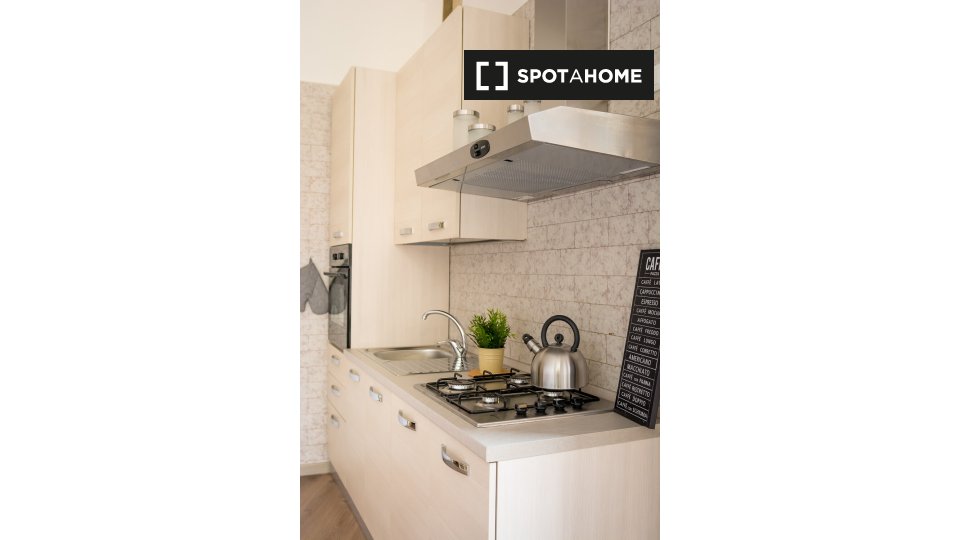 Immagine 13 di Camera condivisa in affitto  in Via S Paolo a Torino