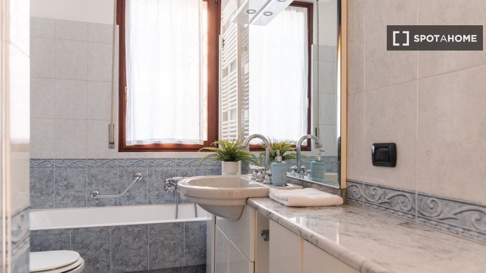 Immagine 18 di Appartamento in affitto  in Via Antonio Cechov a Milano