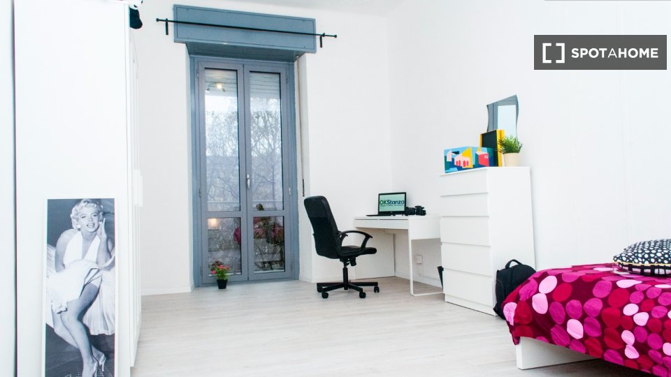 Immagine 14 di Camera condivisa in affitto  in Piazza Tancredi Galimberti a Torino