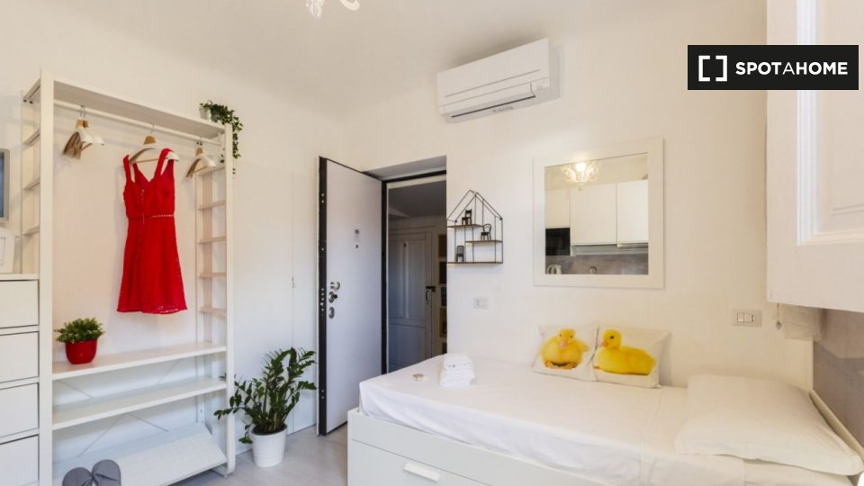 Immagine 7 di Ufficio in affitto  in Via della Commenda a Milano