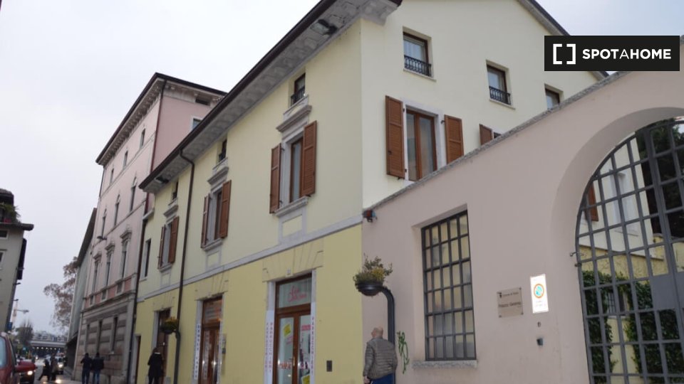 Immagine 5 di Camera condivisa in affitto  in Via delle Orfane a Trento