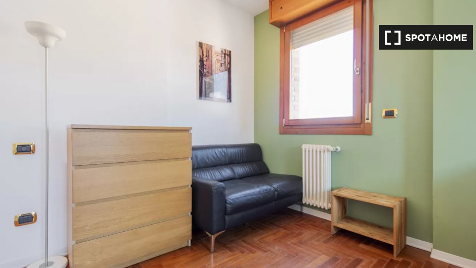 Immagine 18 di Appartamento in affitto  in Via Aurelio Saffi a Bologna