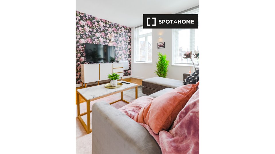 Immagine 14 di Appartamento in affitto  in Church St a Staines