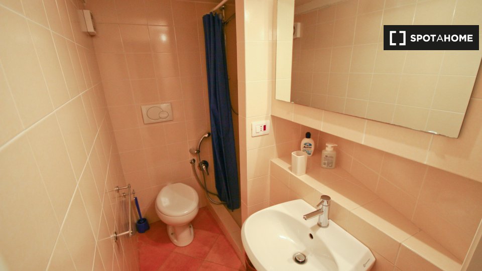 Immagine 10 di Ufficio in affitto  in Via Frangipane, 00184 Roma RM, Italy a Roma