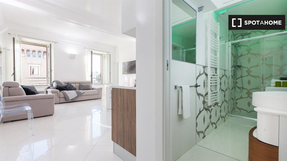 Immagine 16 di Appartamento in affitto  in Via Cesare Battisti a Roma