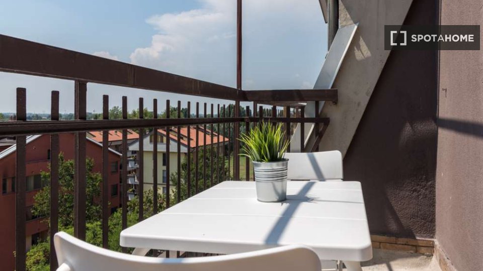 Immagine 7 di Camera condivisa in affitto  in Via Dei Mandorli Milan a Buccinasco