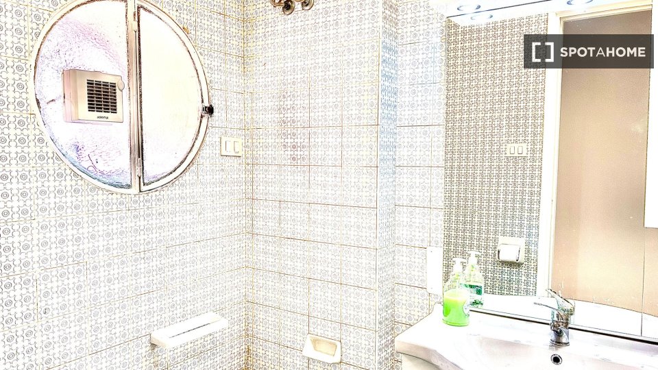 Immagine 6 di Appartamento in affitto  in Lungomare Paolo Toscanelli a Roma