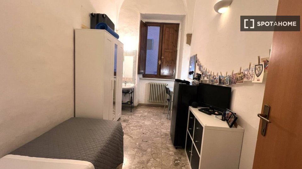 Immagine 9 di Residence in affitto  in Via del Porrione a Siena