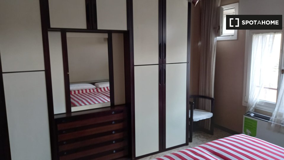 Immagine 1 di Camera condivisa in affitto  in Piazza S. Francesco a Bologna