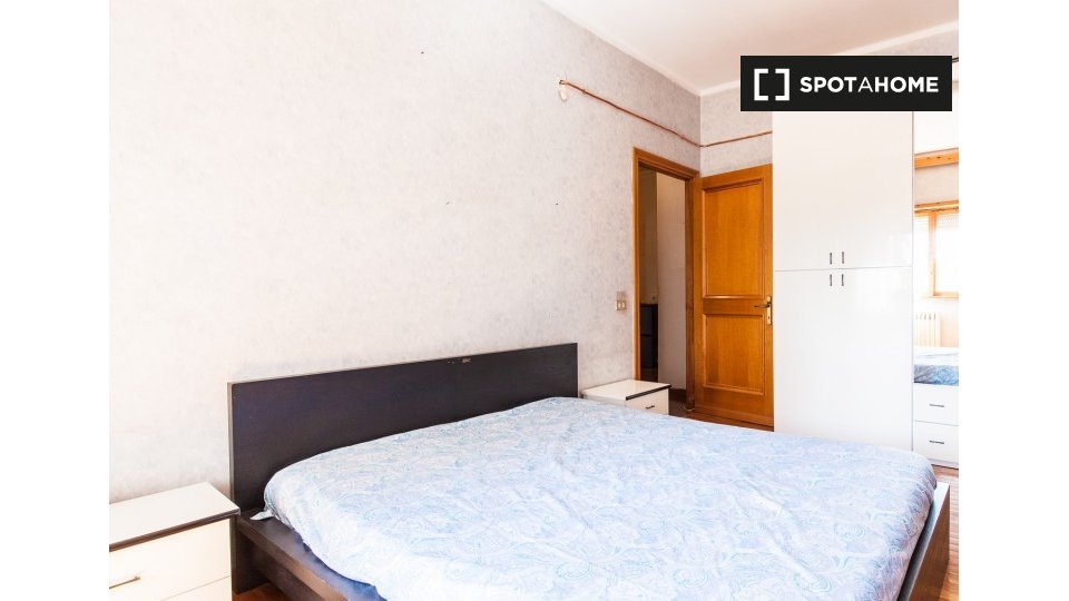 Immagine 13 di Camera condivisa in affitto  in Via Tiberio Imperatore, 00145 Roma RM, Italy a Roma