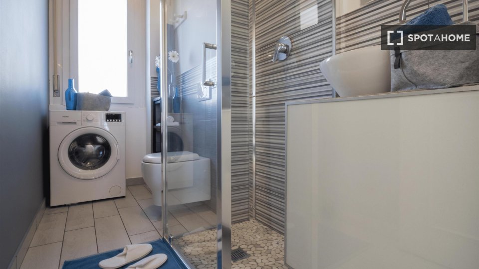 Immagine 19 di Camera condivisa in affitto  in Via Piobesi n. a Torino