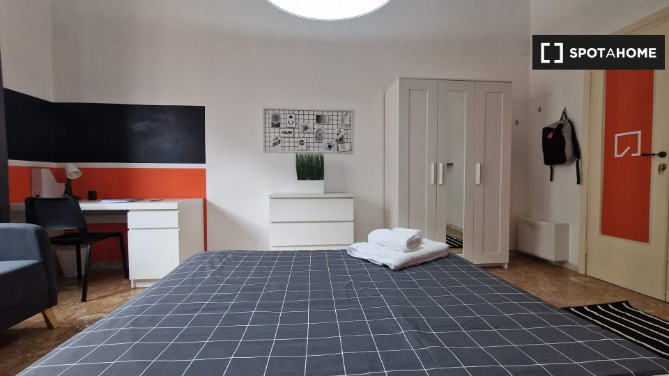 Immagine 5 di Camera condivisa in affitto  in Piazza Cardinal Ferrari a Roma