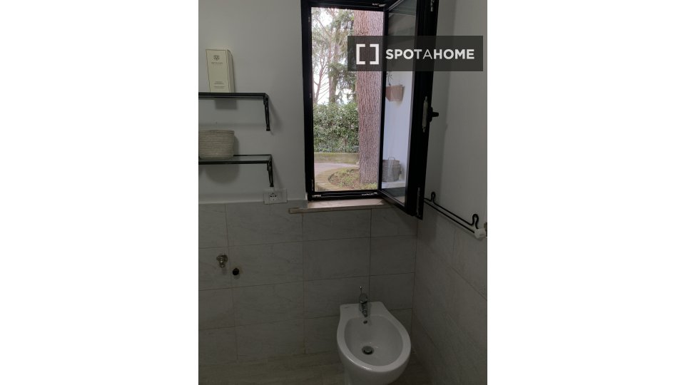 Immagine 13 di Appartamento in affitto  in Via Cassia a Roma