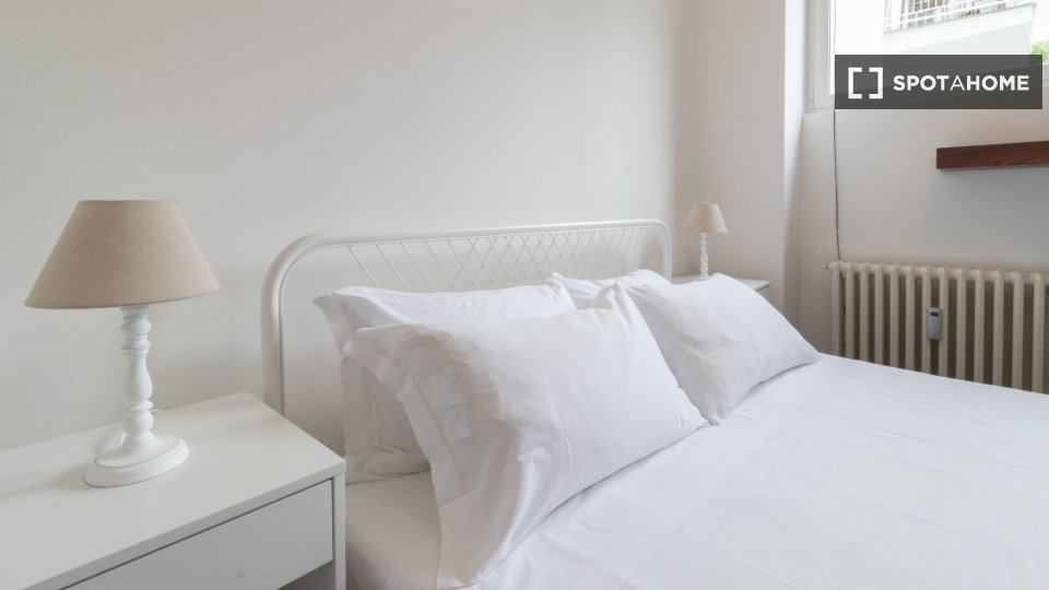 Immagine 17 di Appartamento in affitto  in Via Montebello a Milano