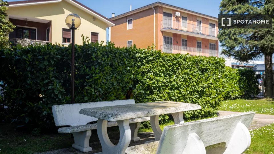 Immagine 13 di Appartamento in affitto  in Via Ludovico Ariosto a Rozzano