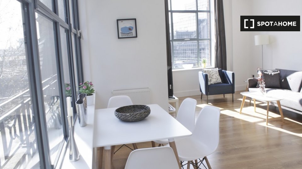 Immagine 2 di Appartamento in affitto  in St Mary at Hill a 