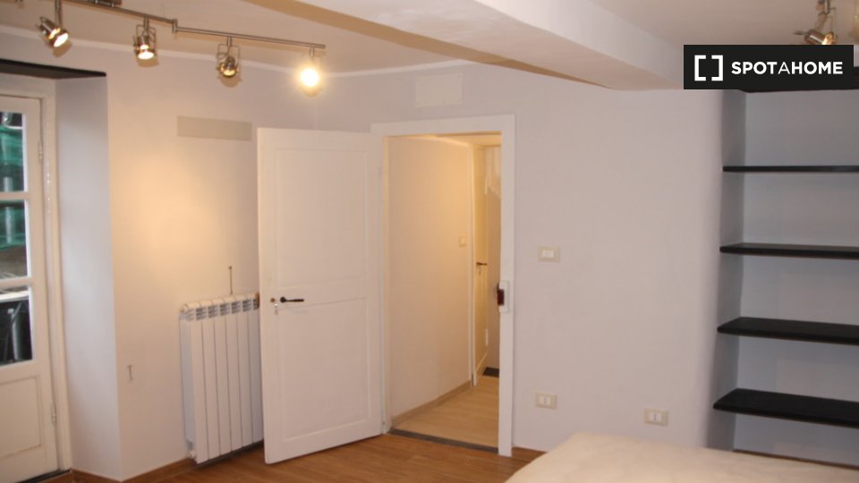 Immagine 7 di Camera condivisa in affitto  in Piazza del Campo a Genova