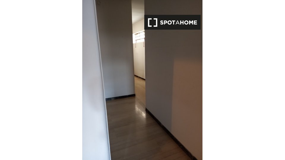 Immagine 17 di Camera condivisa in affitto  in Piazza S. Francesco a Bologna