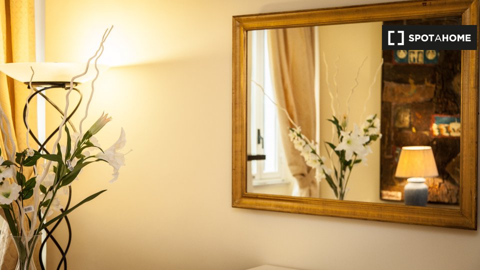 Immagine 15 di Appartamento in affitto  in Piazza Rondanini a Roma